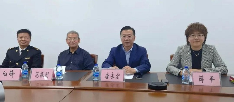 4领导.jpg 4领导.jpg